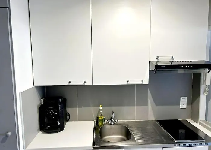 Chateauneuf Jardin Bioves شقة مينتون