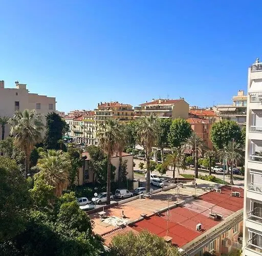 Chateauneuf Jardin Bioves مينتون